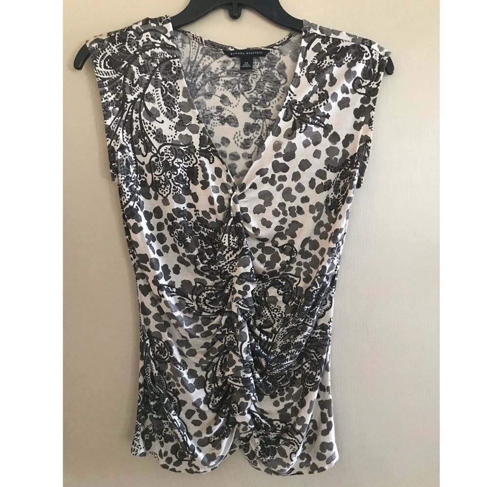 Banana Republic Ruffled Front Top   XS